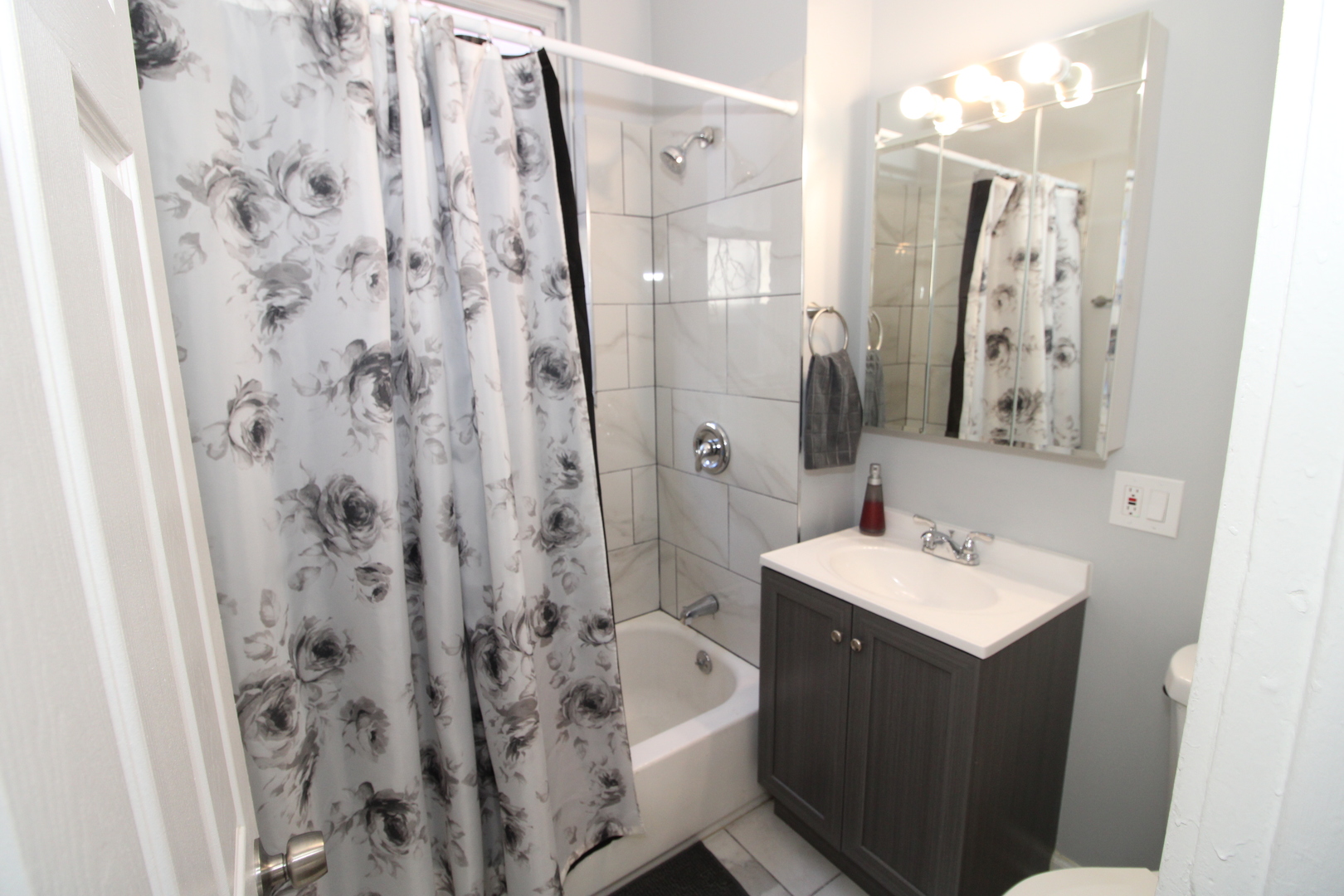 6647 South Michigan Avenue Chicago IL 60637