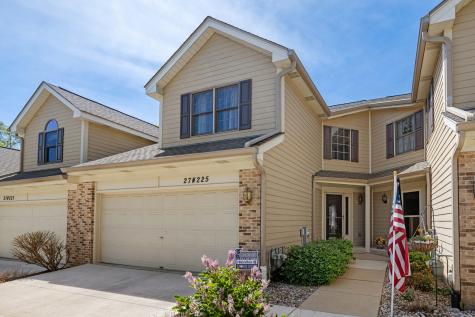 27W225 Ash Court Winfield IL 60190