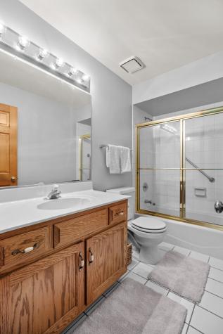 27W225 Ash Court Winfield IL 60190