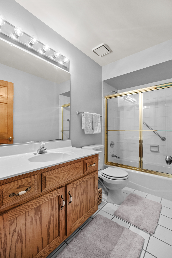 27W225 Ash Court Winfield IL 60190