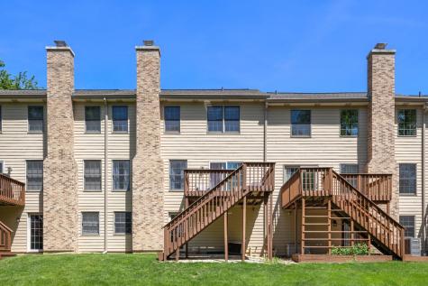 27W225 Ash Court Winfield IL 60190