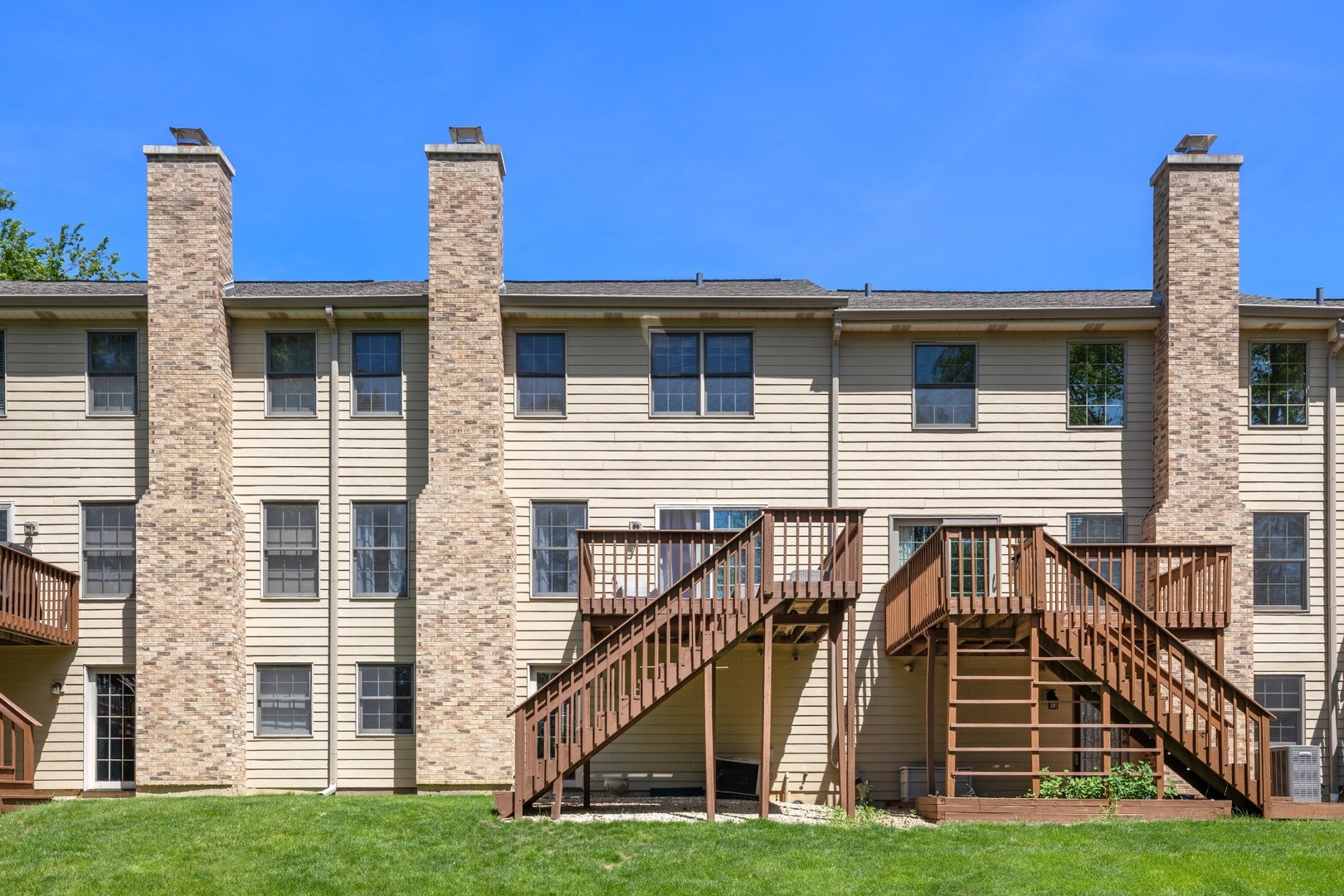 27W225 Ash Court Winfield IL 60190