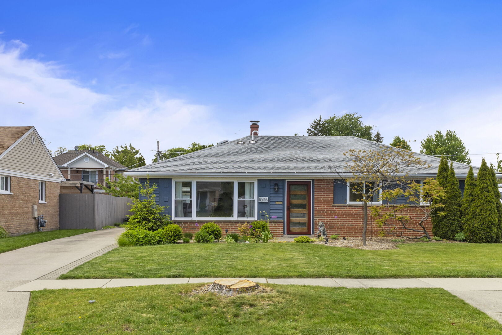 1076 South 3rd Avenue Des Plaines IL 60016