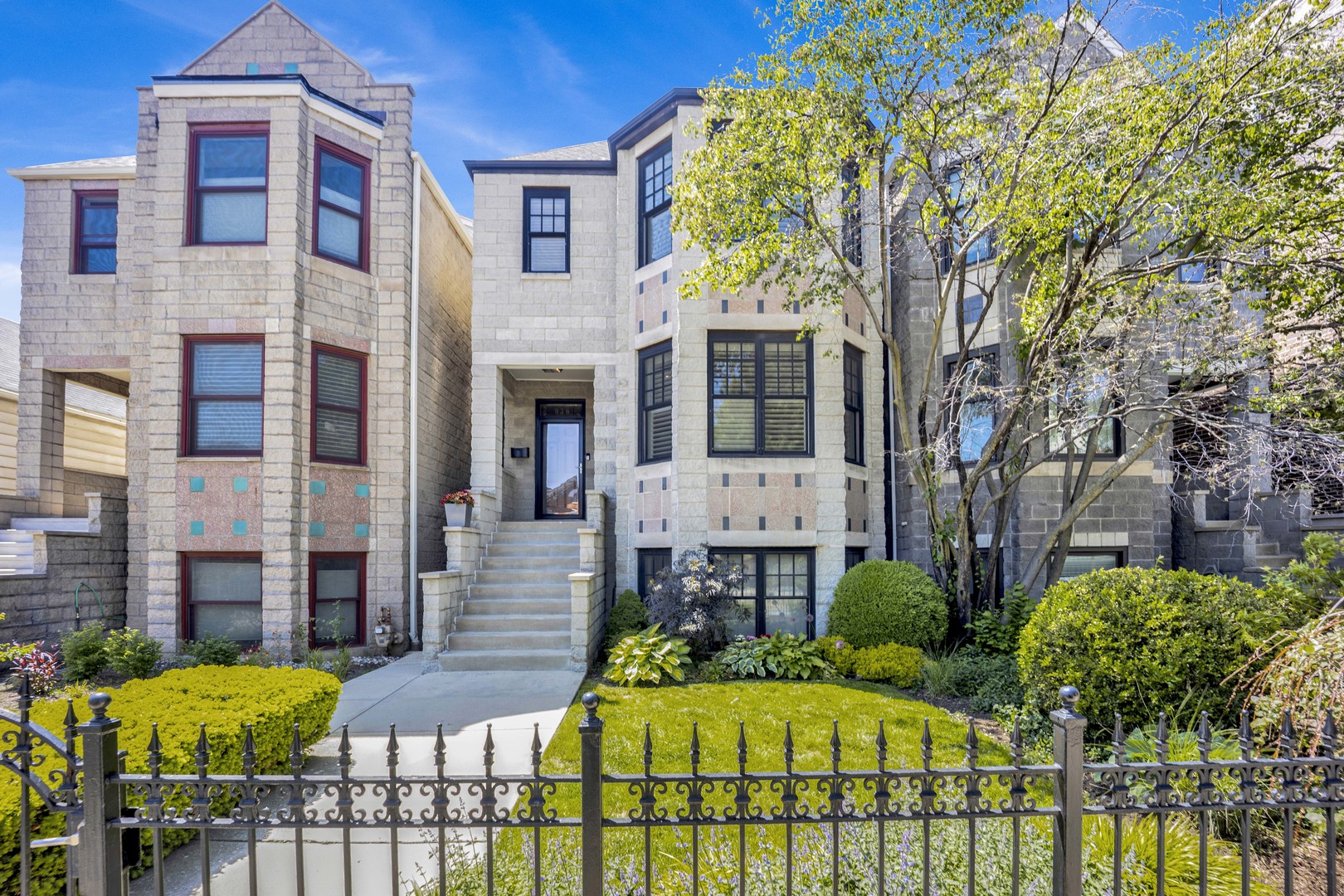 828 South Bell Avenue Chicago IL 60612