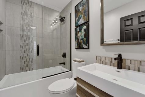 828 South Bell Avenue Chicago IL 60612
