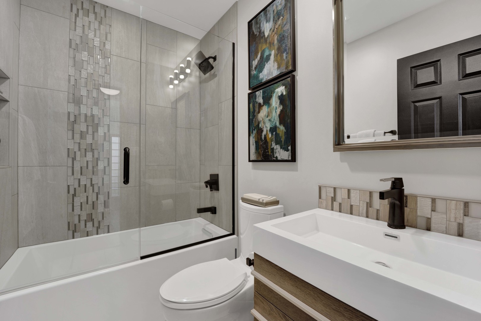 828 South Bell Avenue Chicago IL 60612