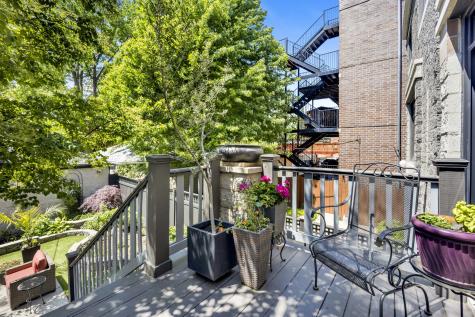 828 South Bell Avenue Chicago IL 60612