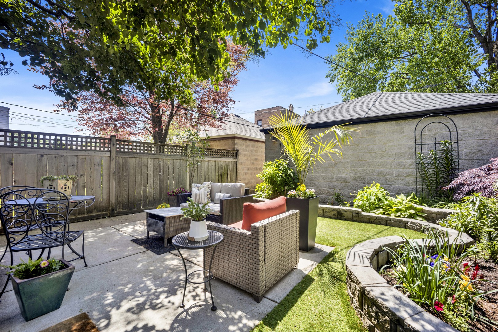 828 South Bell Avenue Chicago IL 60612
