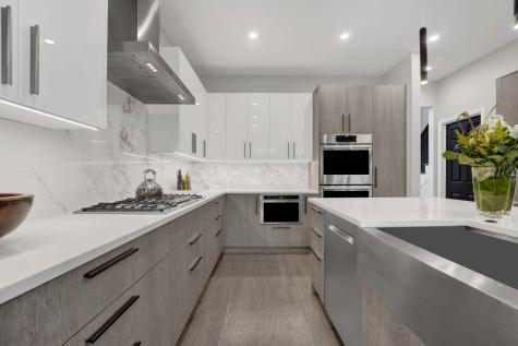 828 South Bell Avenue Chicago IL 60612