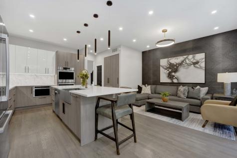 828 South Bell Avenue Chicago IL 60612