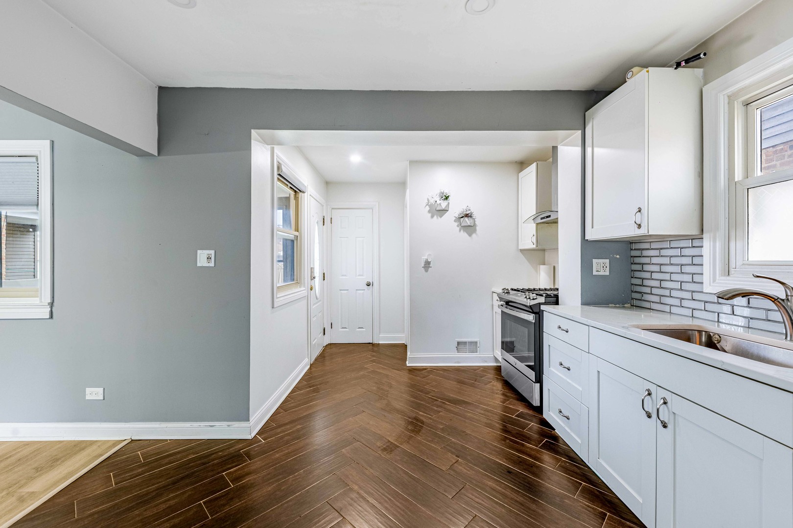 5227 South Neenah Avenue Chicago IL 60638
