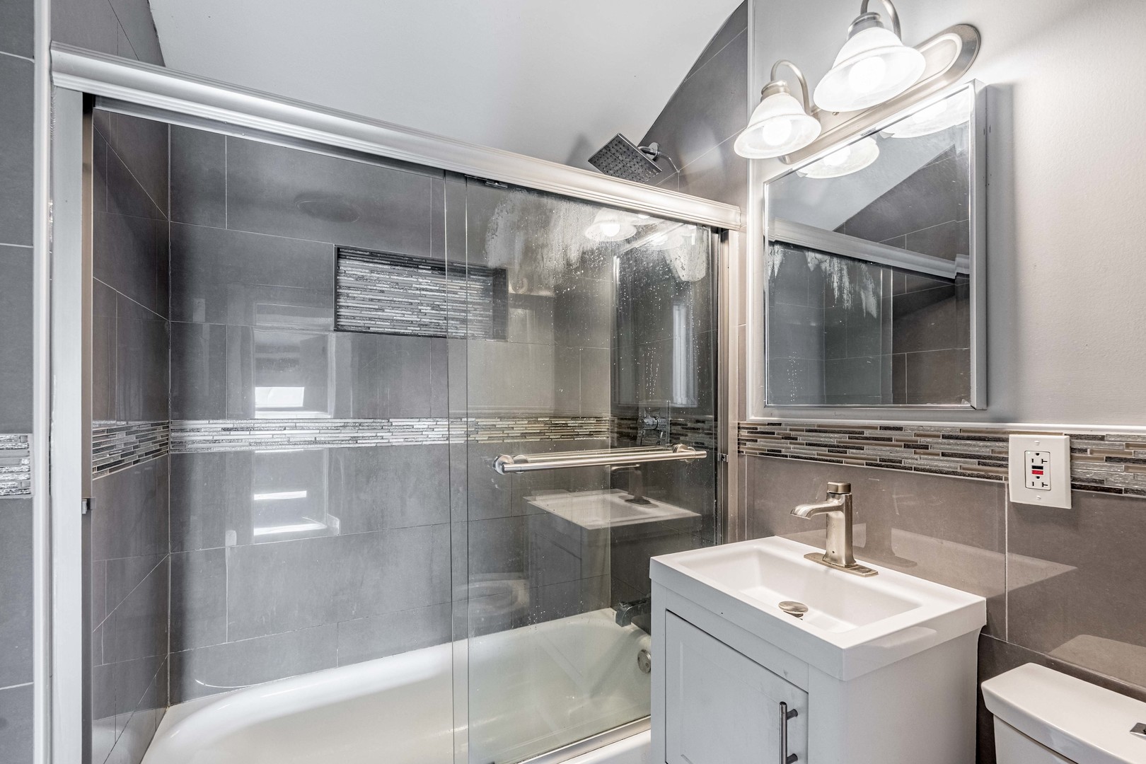 5227 South Neenah Avenue Chicago IL 60638