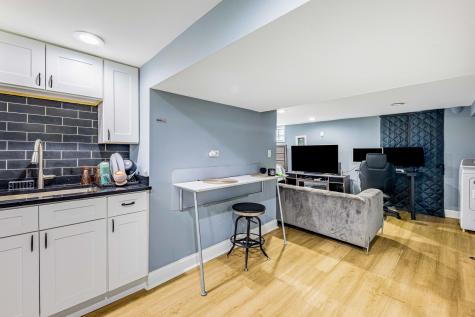 5227 South Neenah Avenue Chicago IL 60638