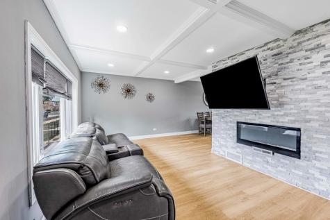 5227 South Neenah Avenue Chicago IL 60638