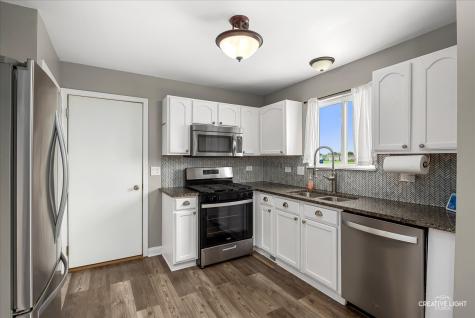 352 Coneflower Drive Minooka IL 60447