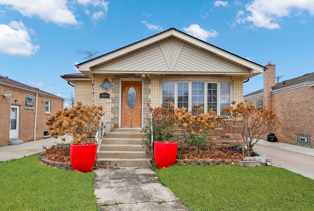8549 South Kolin Avenue Chicago IL 60652