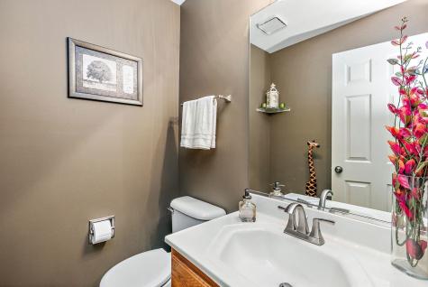 204 Dickens Trail Elgin IL 60120