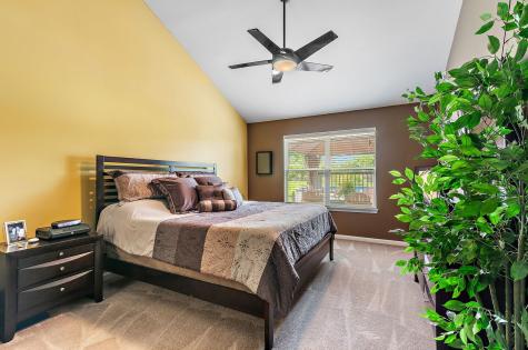 204 Dickens Trail Elgin IL 60120