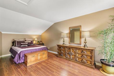 204 Dickens Trail Elgin IL 60120