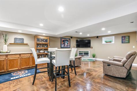 204 Dickens Trail Elgin IL 60120