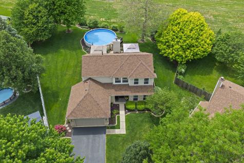 204 Dickens Trail Elgin IL 60120