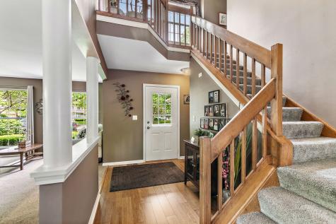 204 Dickens Trail Elgin IL 60120
