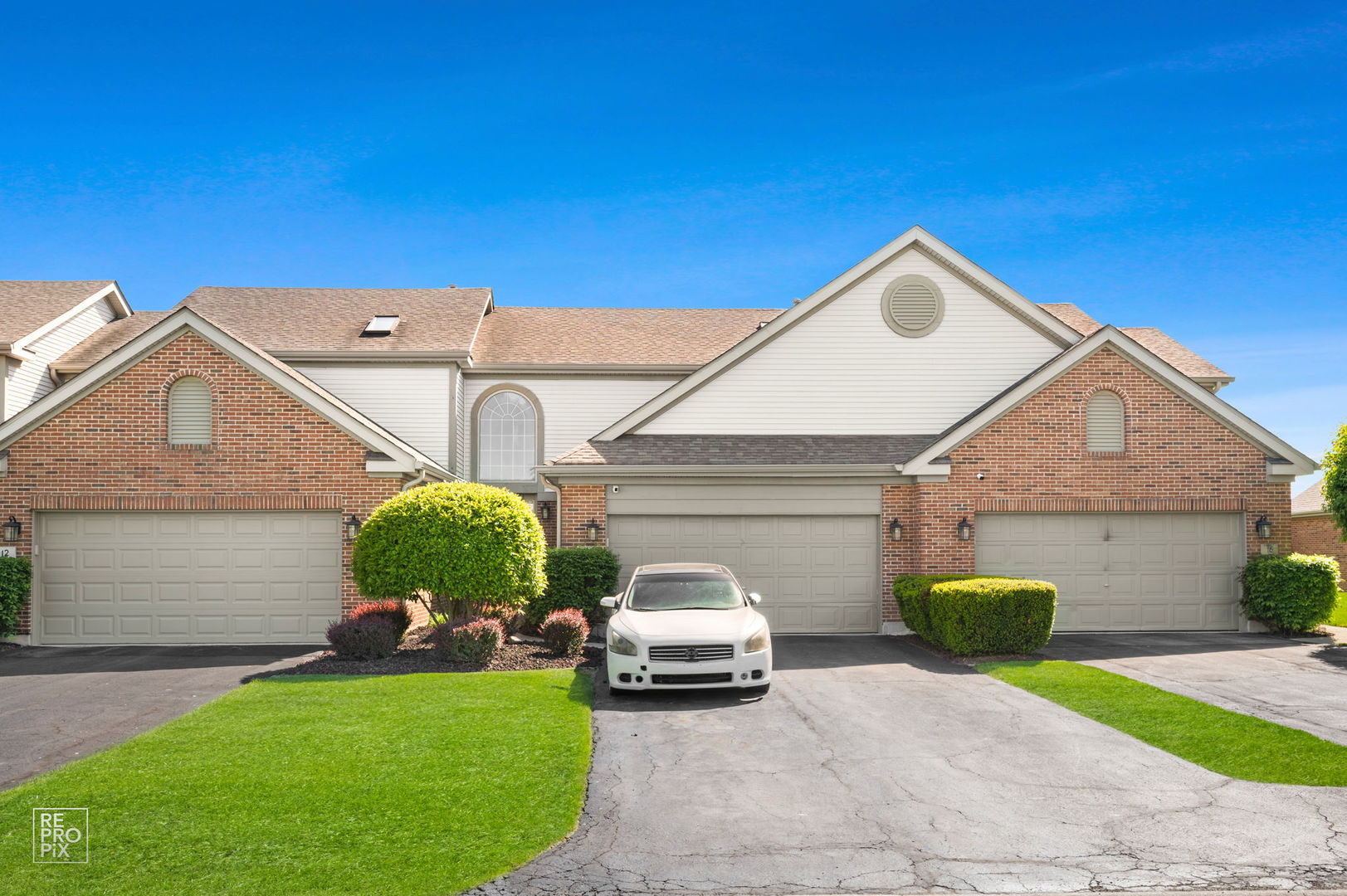 14 Corinth Court Tinley Park IL 60477