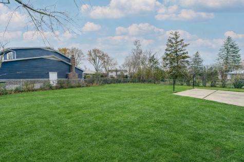 214 West Hintz Road Arlington Heights IL 60004