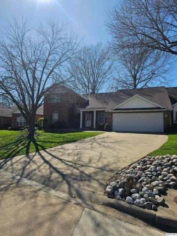 128 Knollwood Quincy IL 62301
