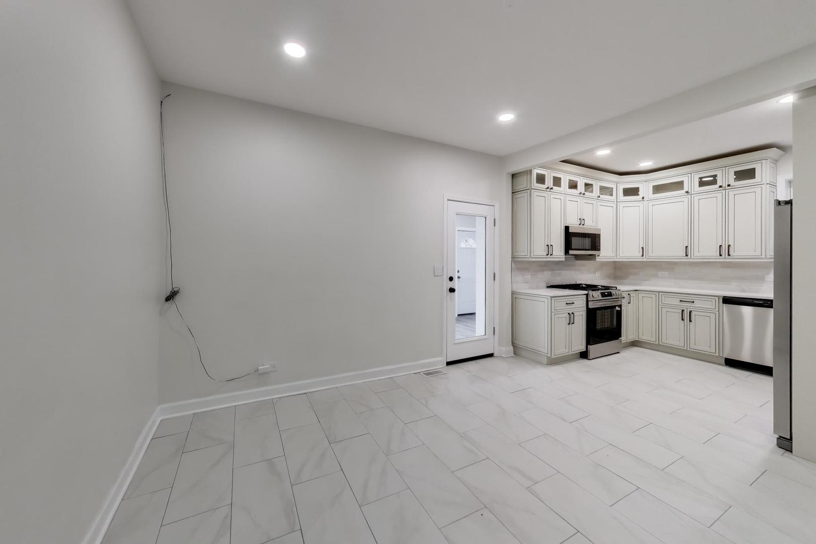 7818 South Merrill Avenue Chicago IL 60649