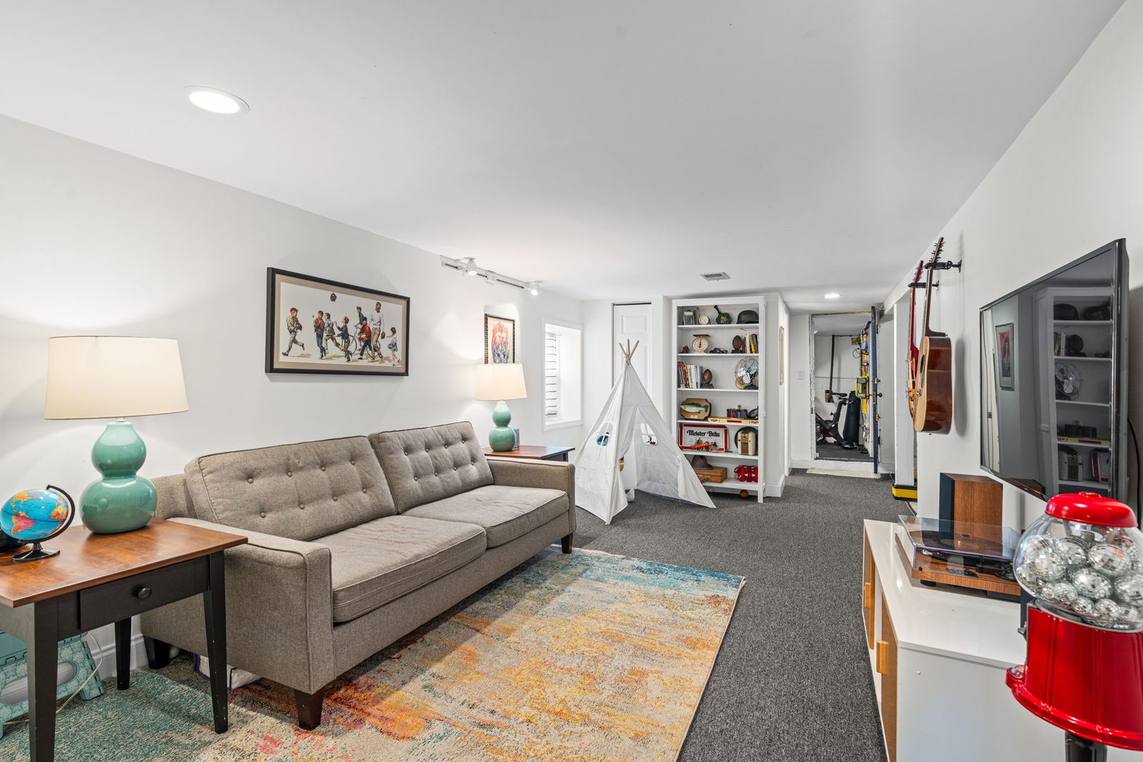 3335 West Berteau Avenue Chicago IL 60618