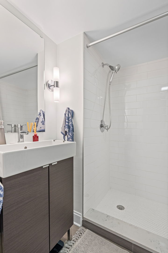 3335 West Berteau Avenue Chicago IL 60618