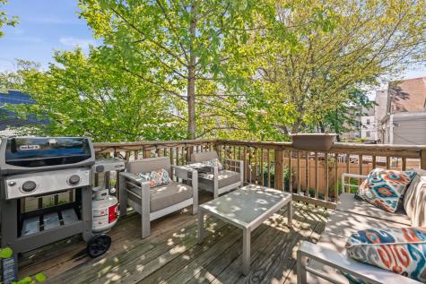 3335 West Berteau Avenue Chicago IL 60618