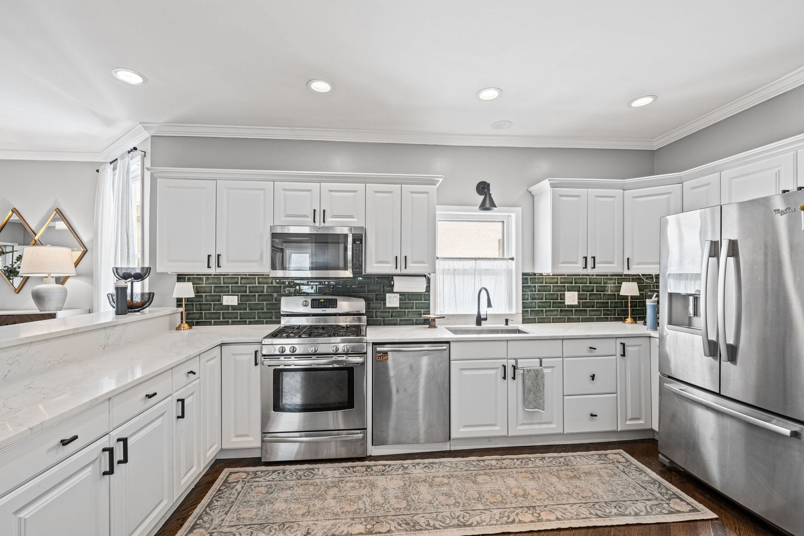 3335 West Berteau Avenue Chicago IL 60618