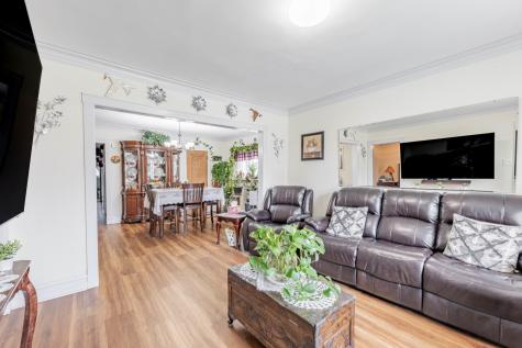 3739 Clinton Avenue Berwyn IL 60402