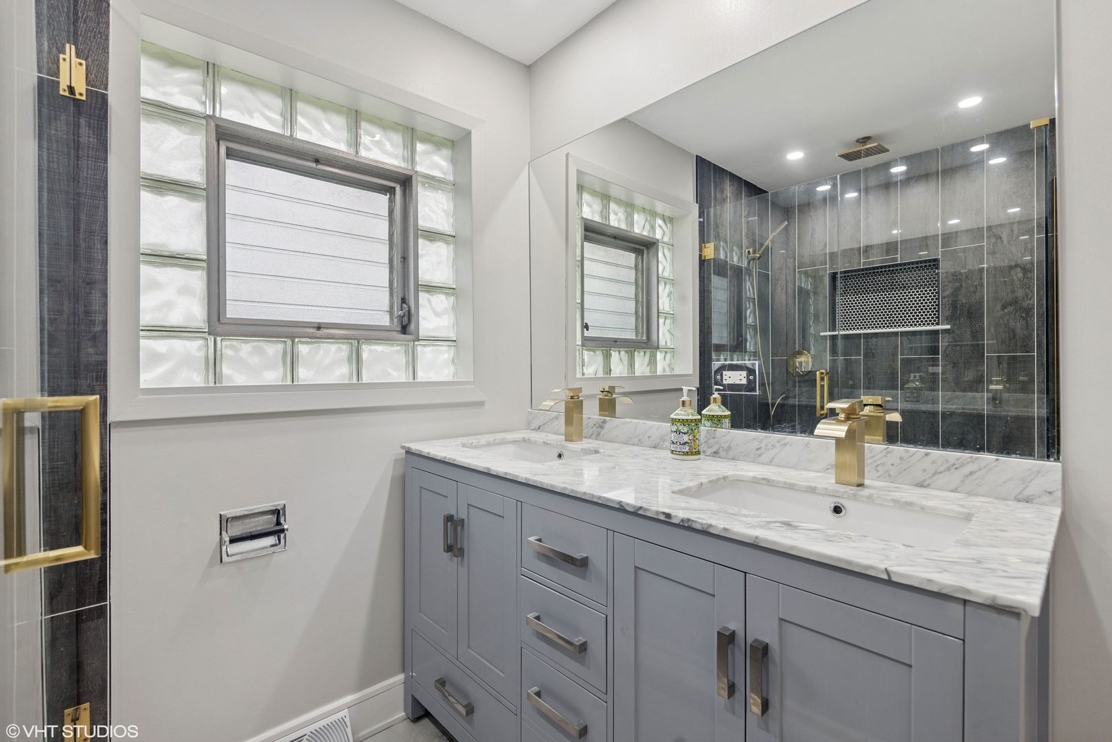 932 60TH Place Downers Grove IL 60516