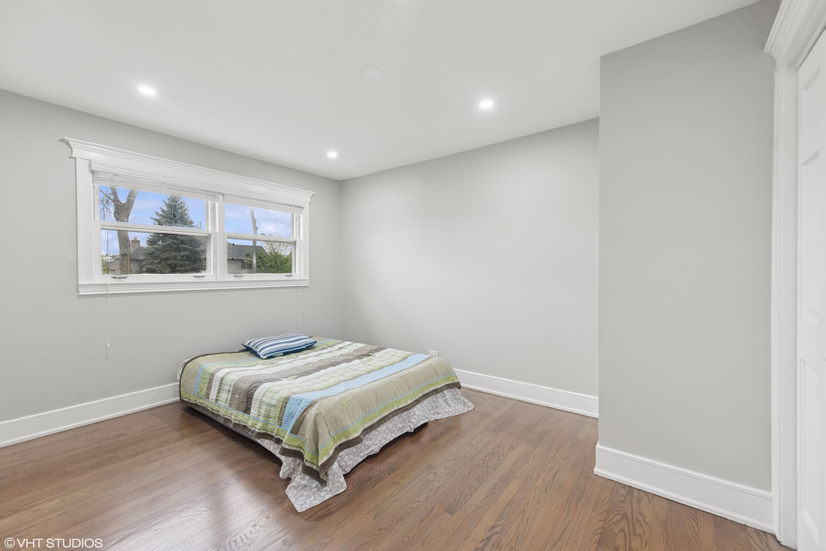 932 60TH Place Downers Grove IL 60516