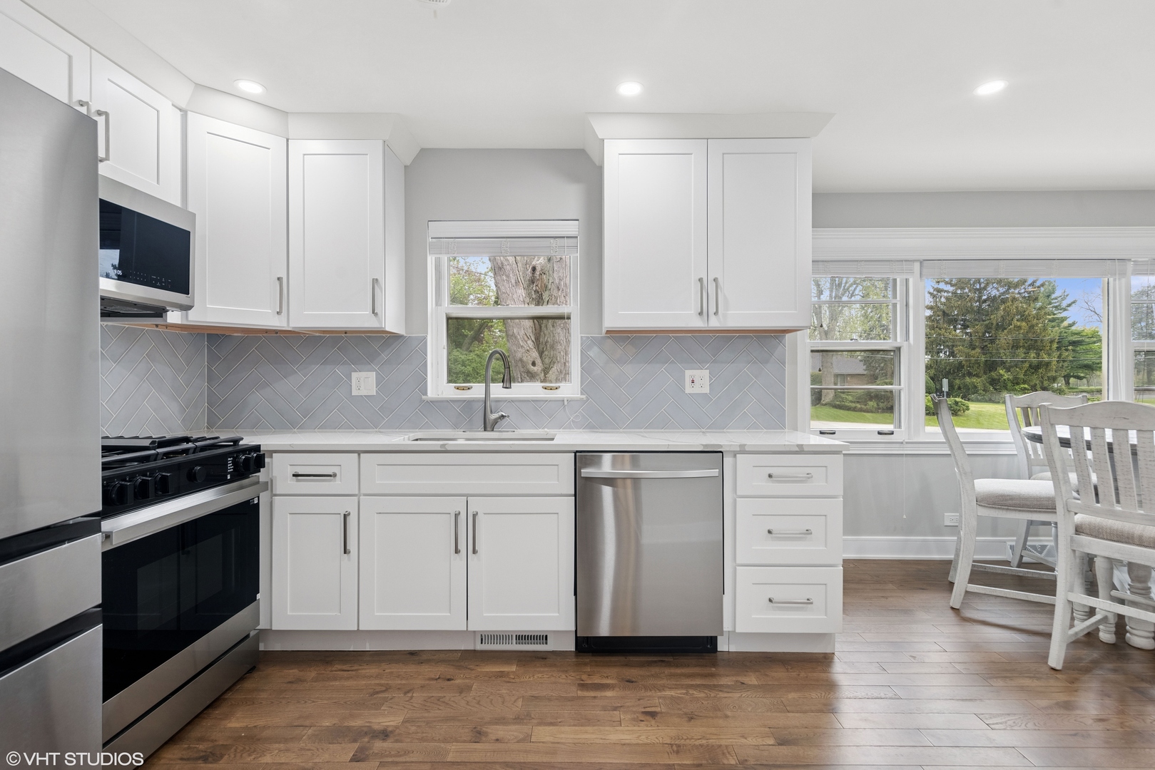 932 60TH Place Downers Grove IL 60516