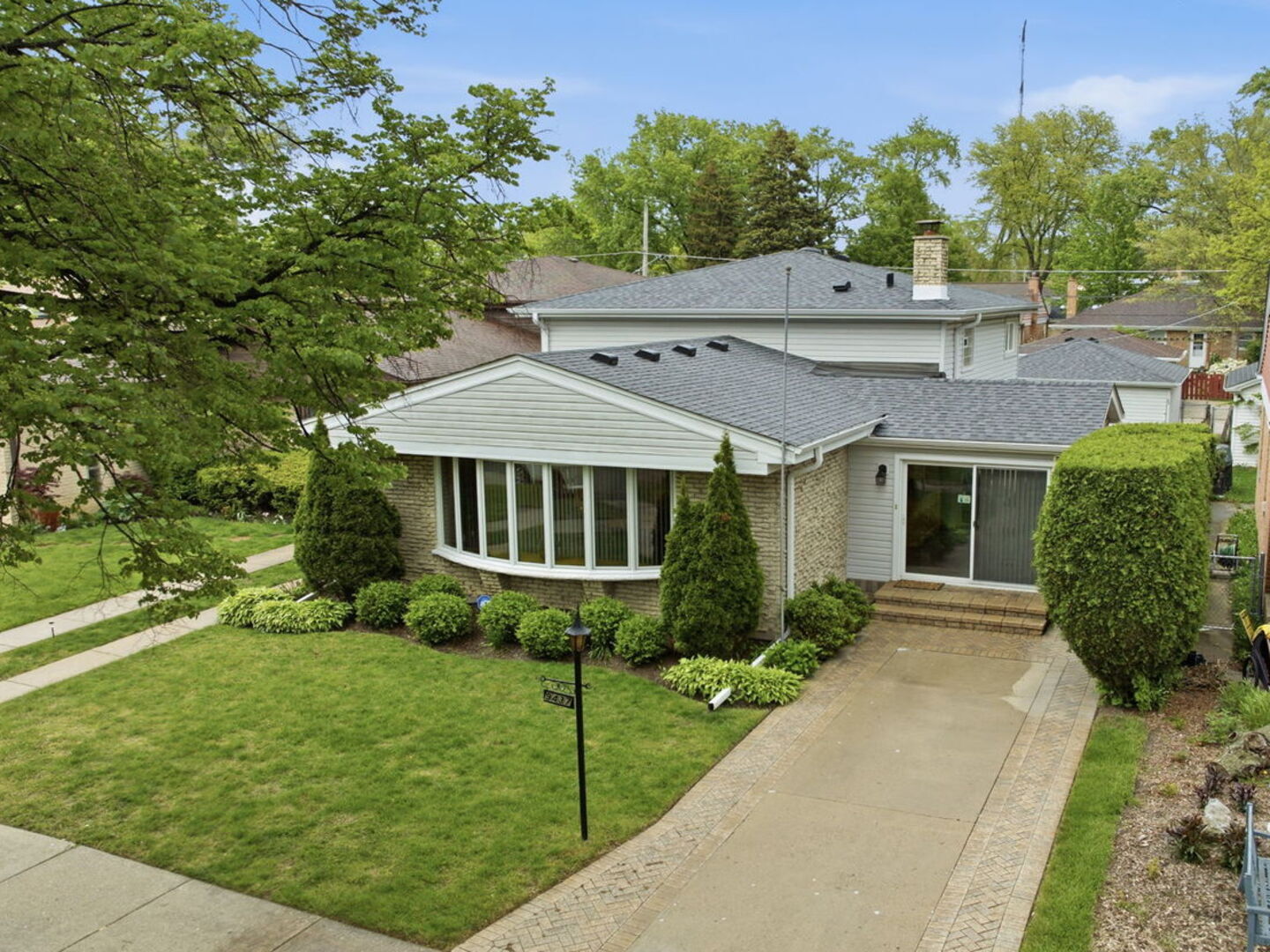 9437 North Lockwood Avenue Skokie IL 60077