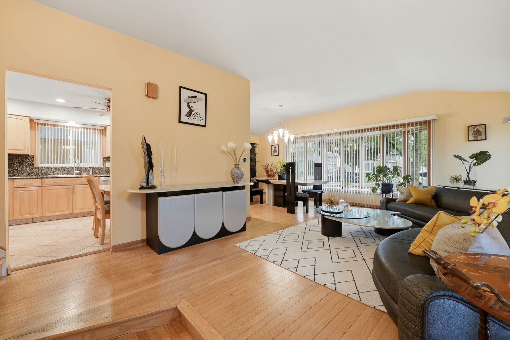 9437 North Lockwood Avenue Skokie IL 60077