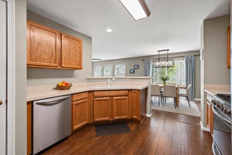 1582 Isle Royal Circle Crystal Lake IL 60014
