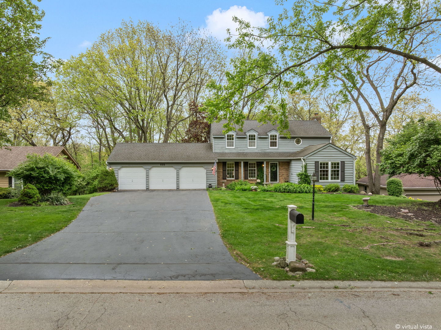 635 Oakview Drive Algonquin IL 60102