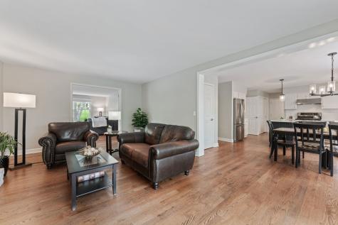 635 Oakview Drive Algonquin IL 60102
