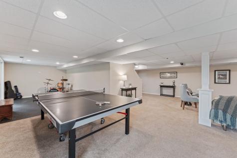 635 Oakview Drive Algonquin IL 60102