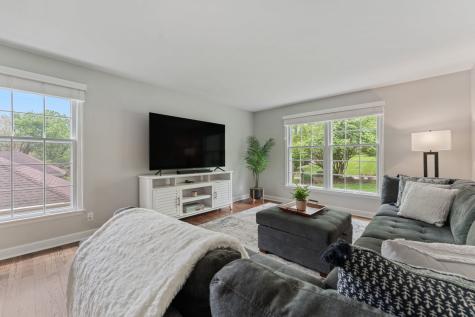 635 Oakview Drive Algonquin IL 60102