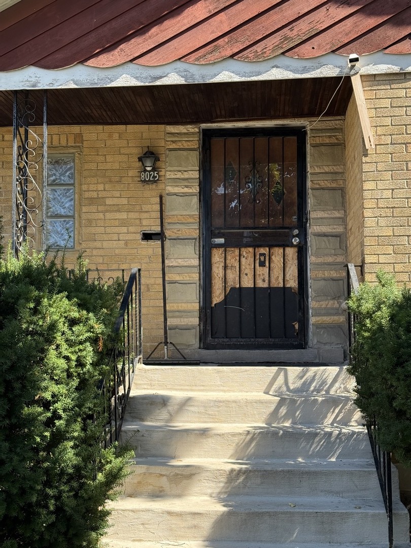 8025 South Loomis Boulevard Chicago IL 60620