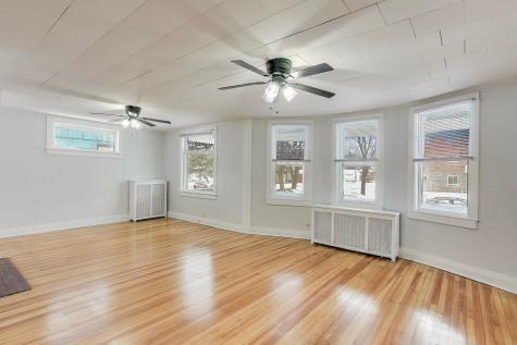 1638 Oakwood Avenue Des Plaines IL 60016