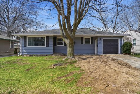 613 Garden Walk Dixon IL 61021