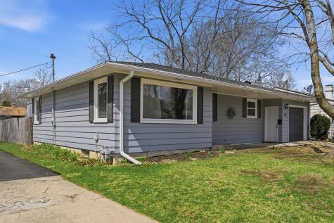 613 Garden Walk Dixon IL 61021