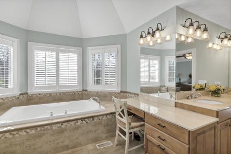710 Reserve Court South Elgin IL 60177